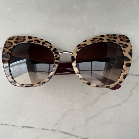 Authentic Dolce and Gabbana leopard cat eye sunglasses - Picture 3 of 8